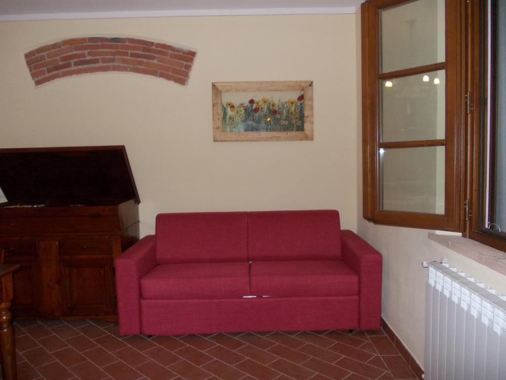 Agriturismo L'Isola Crespina Стая снимка