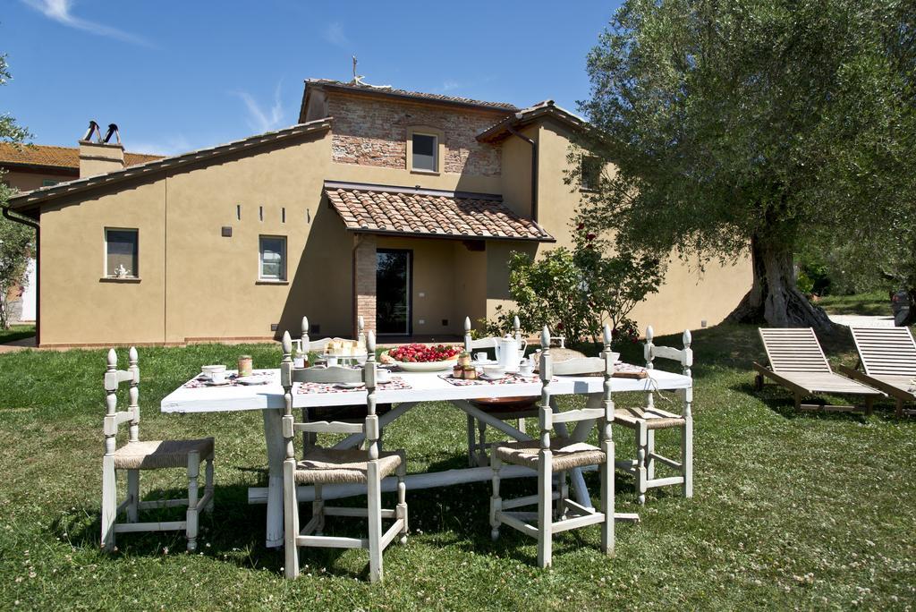 Agriturismo L'Isola Crespina Екстериор снимка